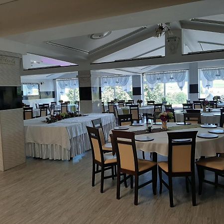 Restaurant And Pension Stenly Csütörtökhely Kültér fotó